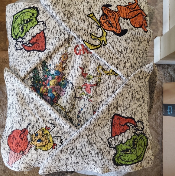 Grinchmas Blanket - Picture 2 of 7